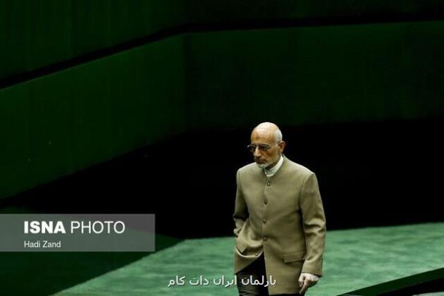 پوشش متفاوت سیاست مدار معروف یک کت و شلوار غیر رضاخانی!