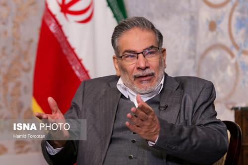 وزیر خارجه ایران با اختیارات کامل برای مذاکره غیرمستقیم با امریکا، راهی عمان است