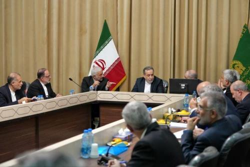 نشست سفرای ایران در کشورهای همسایه با وزیر خارجه