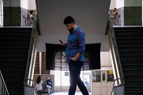 چه ننگ است مزدور بیگانه بودن