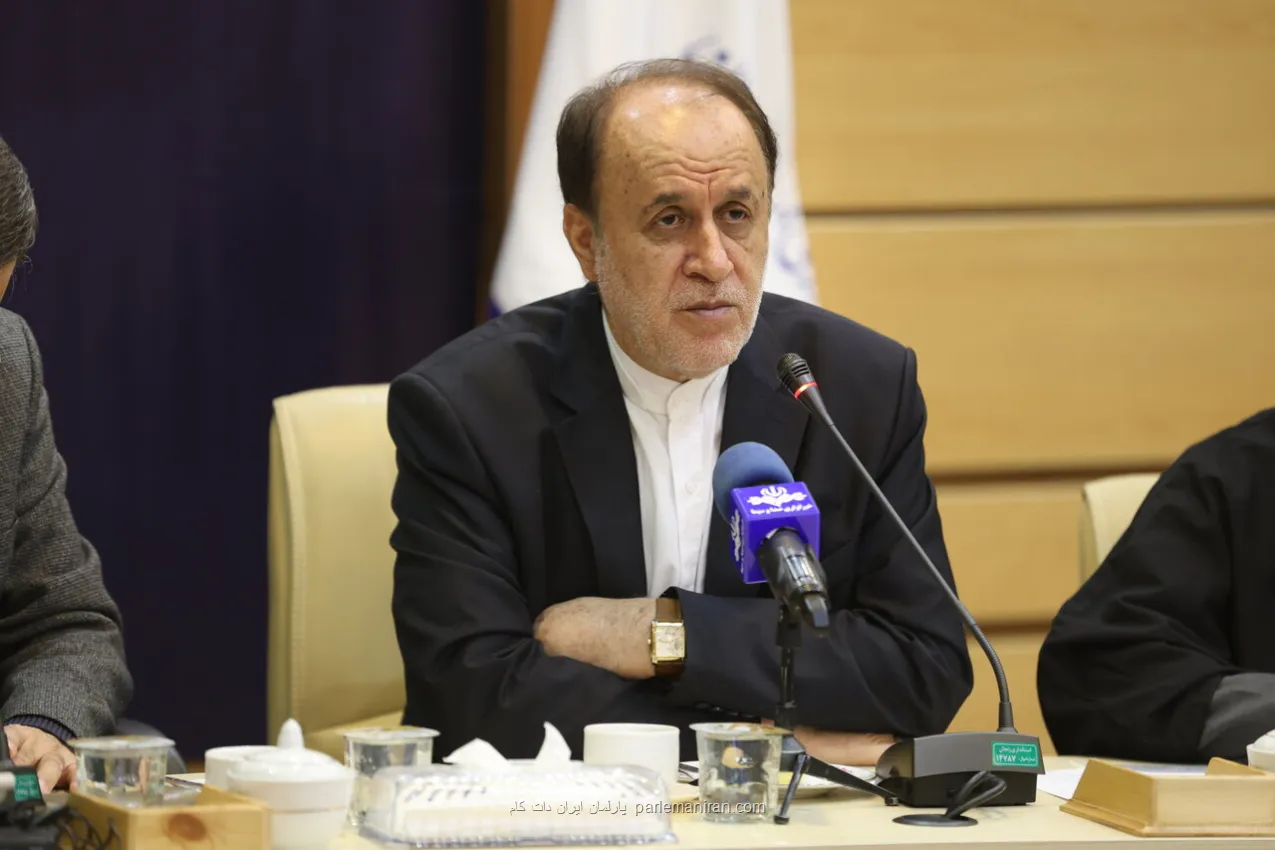 آمریکا اگر عقب نشینی کند، شکست خورده و اگر دست به اقدام بزند، شکست بزرگ تری خواهد خورد