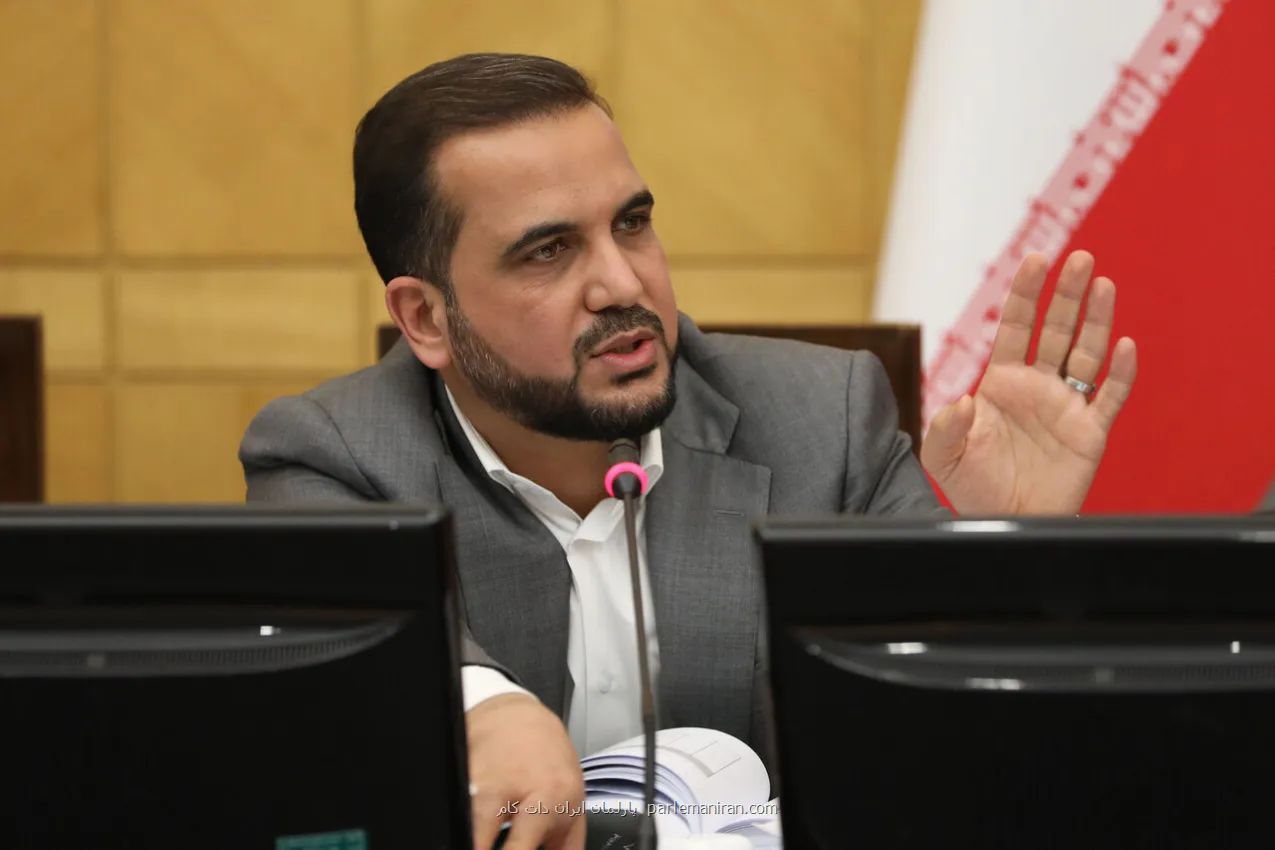 اقدامات حمایتی دولت باید بیشتر از افزایش حقوق ۲۱ تا ۴۳ درصدی باشد