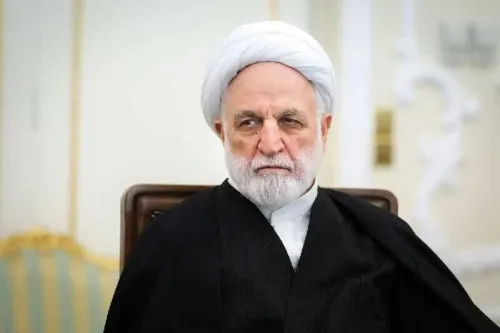 گزارشگر متعهد، هم سنگر رزمندگان پشت لانچر است
