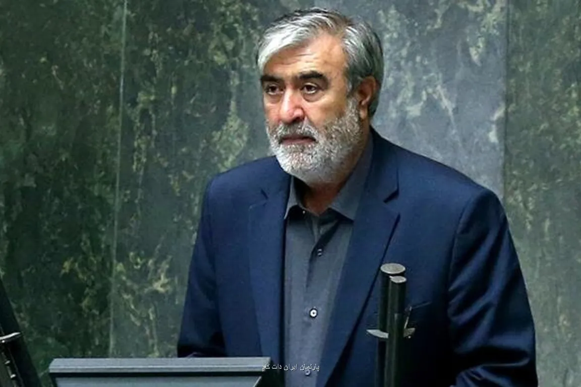 طعنه رئیس کمیسیون امنیت ملی به آمریکا با یک عکس