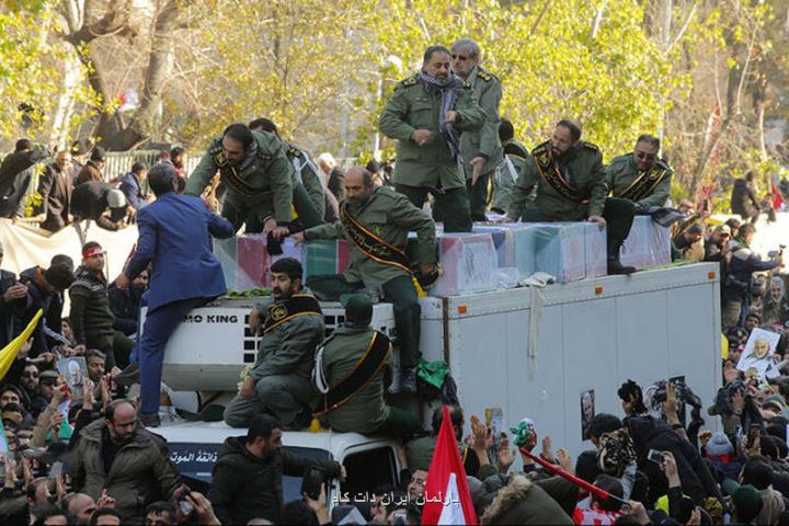 واكنش متفاوت لاریجانی به مراسم باشكوه تشییع پیكر سردار شهید سلیمانی